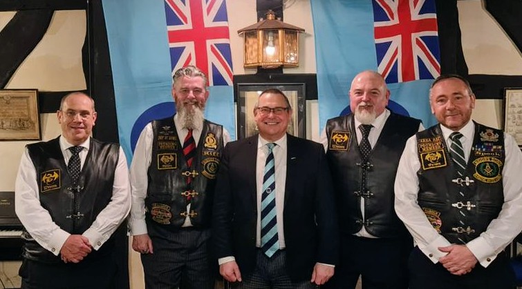 MASONIC BIKERS AT INNSWORTH LODGE (8751) FESTIVE BOARD